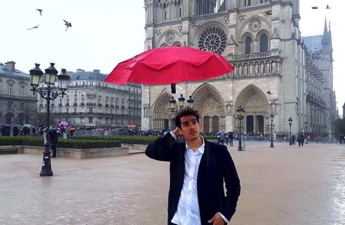 우산 두 손으로 안 들고 다녀도 비 완벽하게 막아주는 ‘드론 우산’ (영상)