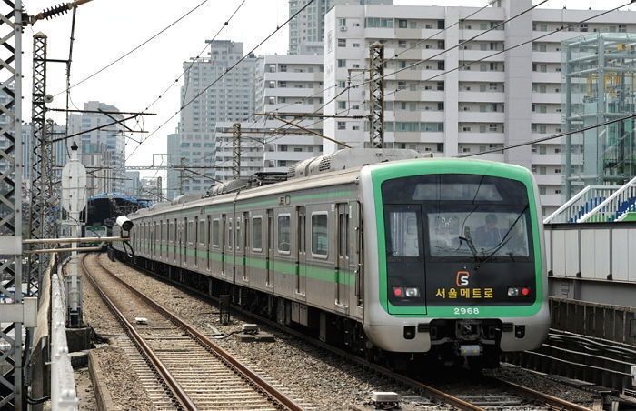 노인들 공짜로 태워주는 서울지하철, 한 해에만 무임승차로 3709억원 손해