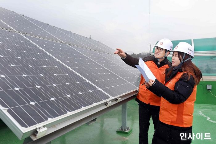 한화큐셀, 허리케인으로 전력망이 파괴된 콜롬비아에 태양광 모듈 기부