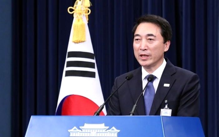 ‘청해부대’ 대통령 사과 요구에 “이미 사과하는 마음으로 임하고 있다” 대신 전한 청와대 수석