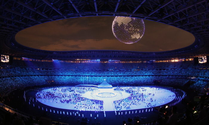 레전드였던 평창 개막식 드론, ‘컴퓨터 1대+조종사 1명’이 이뤄낸 작품이었다 (영상)