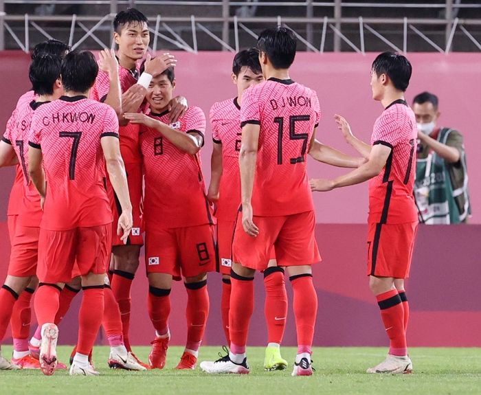 지상파 3사 모두 축구 중계해 ‘태권도·체조·역도’ 경기 하나도 못 본 어제자 대한민국 시청자들