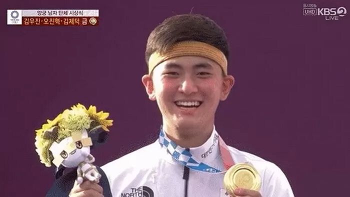 “군면제+포상금+연금”...금메달 2관왕 17살 김제덕이 이번 올림픽으로 받게 된 것들