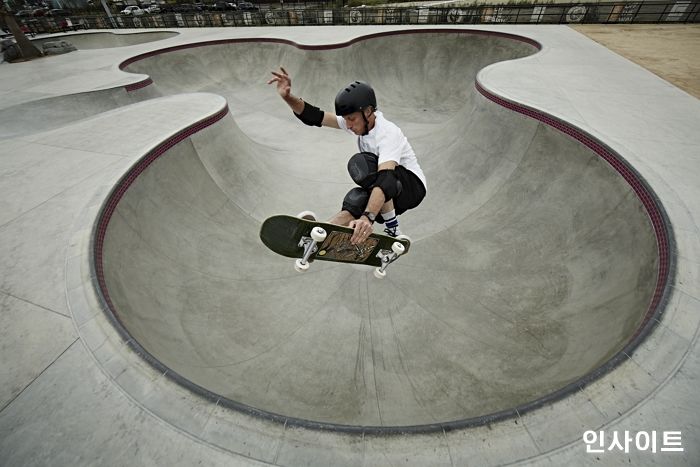 토니호크, 도쿄올림픽 경기장에서 스케이트보드 정식 종목 채택에 대한 시작을 알리다