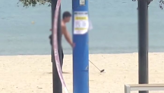 해수욕장 모래사장에서 ‘골프공’ 놓고 풀스윙 날리는 무개념 남성 (영상)