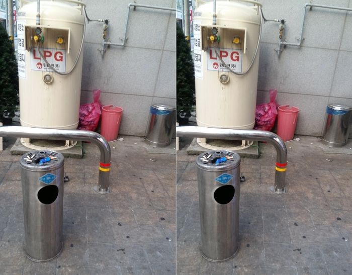 ‘LPG 가스통’ 옆에 설치된 어느 동네의 흡연 구역 (사진)