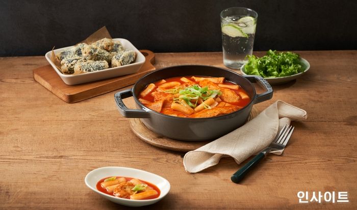 생활맥주의 떡볶이 밀키트 ‘생활떡볶이’, ‘더반찬&’ 단독 입점... 2주간 할인 이벤트 진행