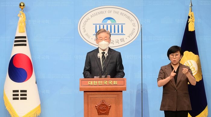 이재명 “문재인 대통령의 부동산 ‘정책 방향’은 옳았다”
