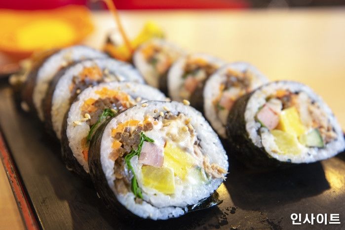 분당 김밥집 식중독 환자 100명 넘었는데 ‘본사 조사’ 계획 없다는 보건당국