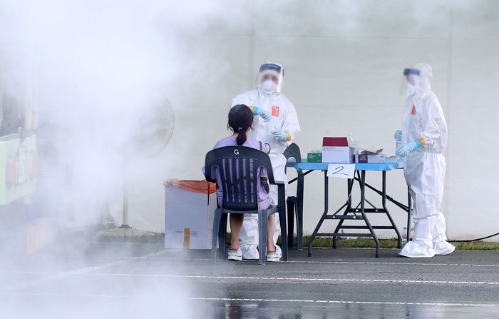 “부산·대구 확진자 폭증”···어제(5일) 국내 코로나 확진자 1,704명 발생