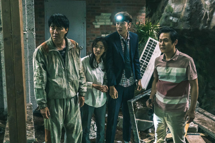 “11년 만에 마련한 내 집이...” 개봉 3일 남았는데 예매율 1위 찍은 차승원X이광수 ‘싱크홀’
