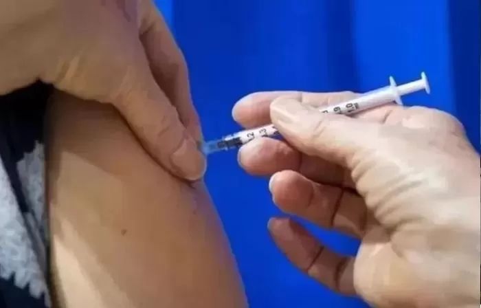 “화이자 2차 접종 후 사망했습니다”···아내 떠나보내고 홀로 아이 키우게 된 남편의 호소