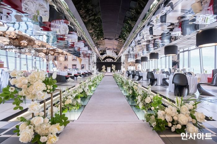 호텔 서울드래곤시티, 가을 웨딩 시즌 맞아 프라이빗하고 유니크한 웨딩 패키지 ‘스카이 웨딩’ 선보여