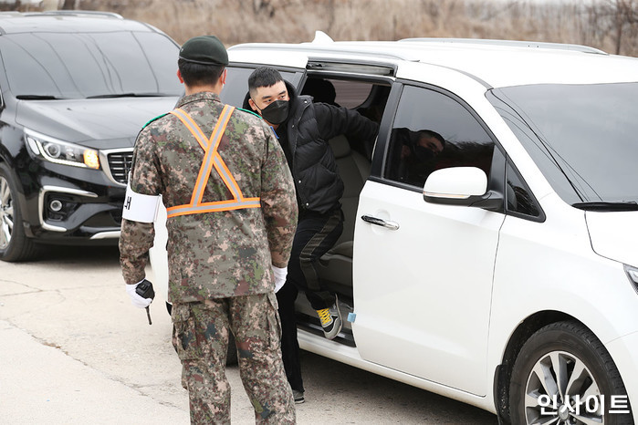 ‘성매매 혐의’ 승리, 버닝썬 재판서 ‘징역 3년’ 선고...법정구속