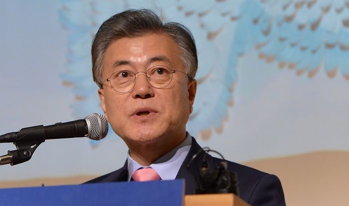 “문재인 대통령은 선봉, 정우성은 의심”···‘페미 검증’ 사이트 생겼다