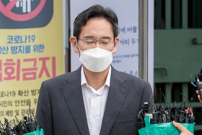 이재용 부회장 출소한 날 7만 5천원 아래로 떨어진 삼성전자 주가 상황