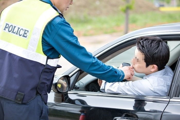 “왜 잡힌 것 같습니까”…한국 경찰과 달리 외국 경찰들이 운전자에게 ‘이 질문’ 하는 이유