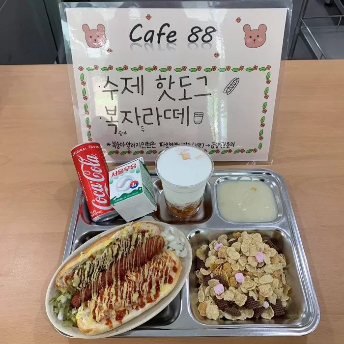 코로나로 휴가 못 나가는 병사들 위해 6사단 취사병이 새벽부터 일어나 만든 브런치 식단