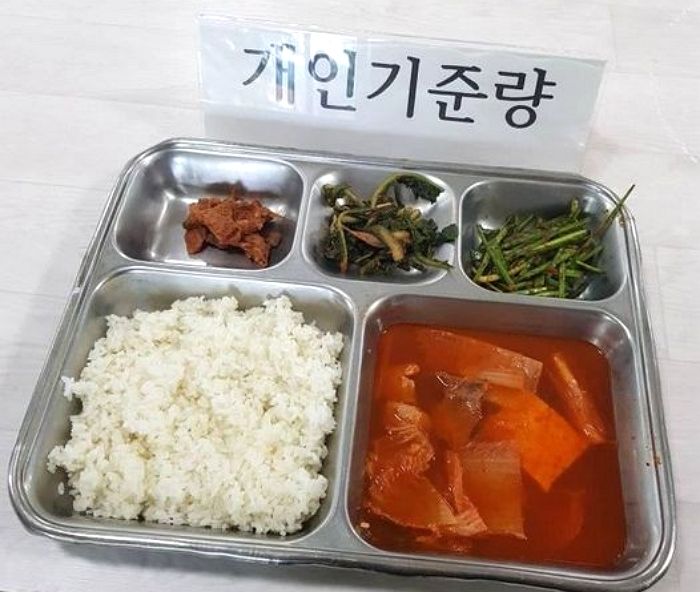 급식으로 ‘고기’ 준다고 해놓고 병사 1명당 ‘35g’씩 주는 1기갑여단