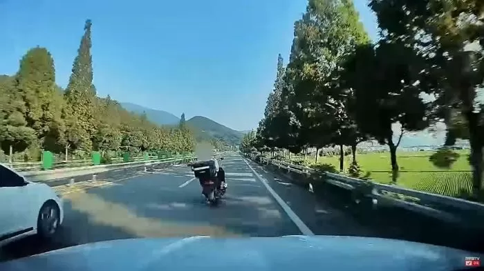 제한속도 ‘80’ 국도서 160km로 질주하다 오토바이 들이받은 차주가 한문철 변호사에게 제보한 이유