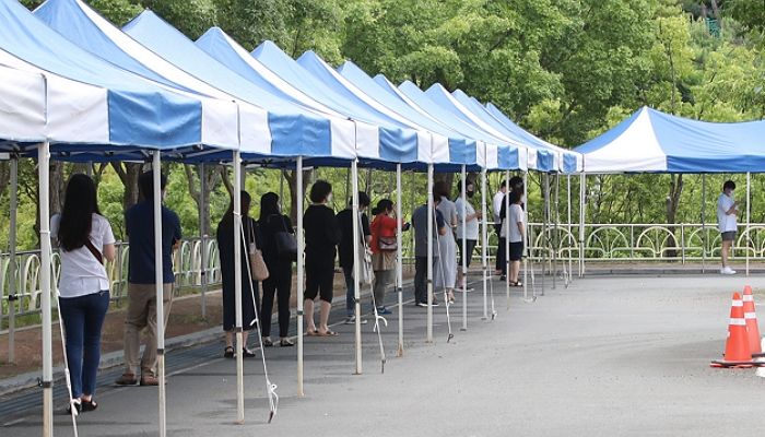 “사흘 만에 다시 1,800명대”···어제(17일) 국내 코로나 확진자 1,805명 발생