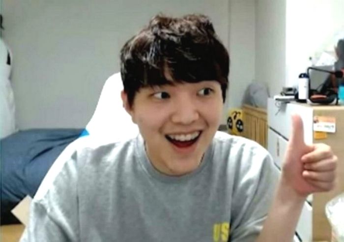 카카오뱅크에 ‘3억 3천만원’ 몰빵한 ‘야수의 심장’ 스트리머 따효니의 현재 상황