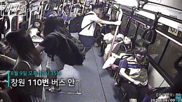 갑자기 발작 일으킨 승객 구하려 노선 이탈하고 ‘응급실’로 직행했던 버스기사 (영상)