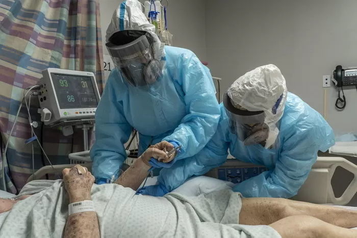 연휴 끝나자마자 확진자 폭증…오늘(18일) 9시까지 ‘1995명’