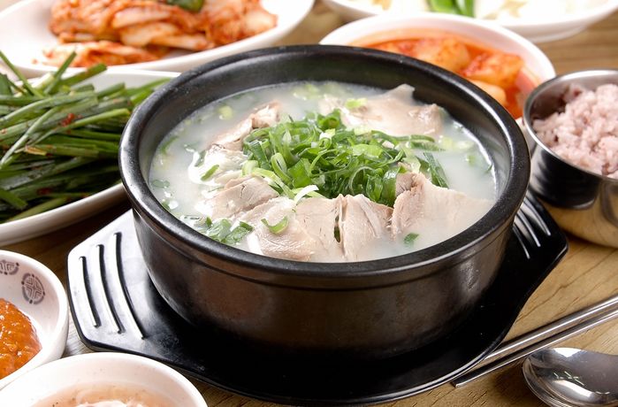 소개팅에 나온 못생긴 여성 일부러 ‘국밥집’ 데려간 남성이 밥 먹는 모습 보더니 ‘고백’한 이유