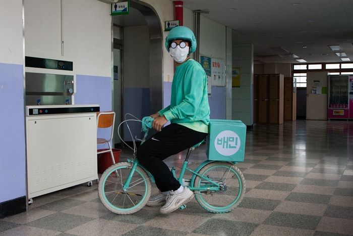 정치인 풍자해 고발 당했던 의정부고 학생들이 기발하게 패러디한 센스甲 졸업사진 (사진 10장)