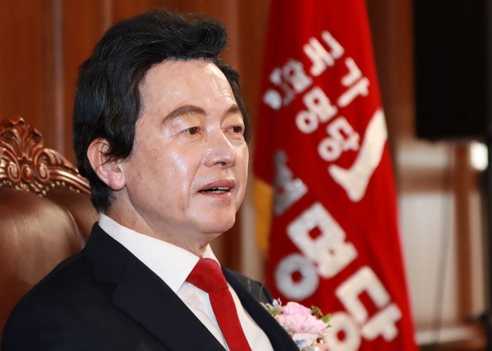 대선 출마 허경영 “대통령 되면 무조건 박근혜 사면할 것”