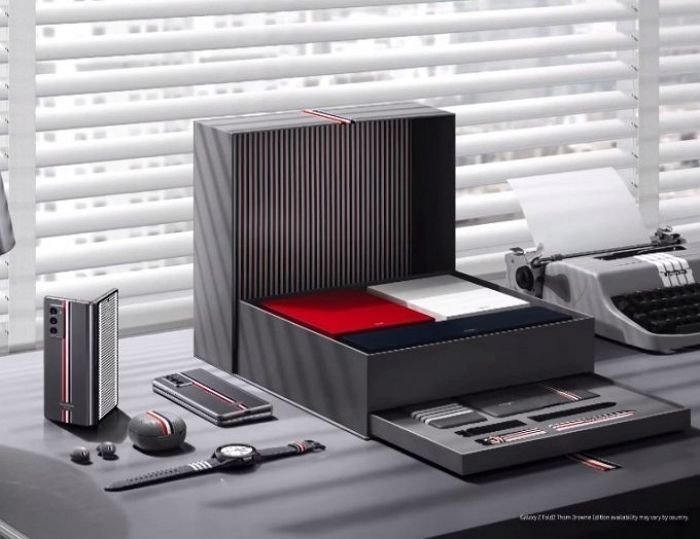 삼성 Z플립3 출시하자 ‘Z플립2’ 톰브라운에디션 480만원에 리셀한 당근마켓 유저