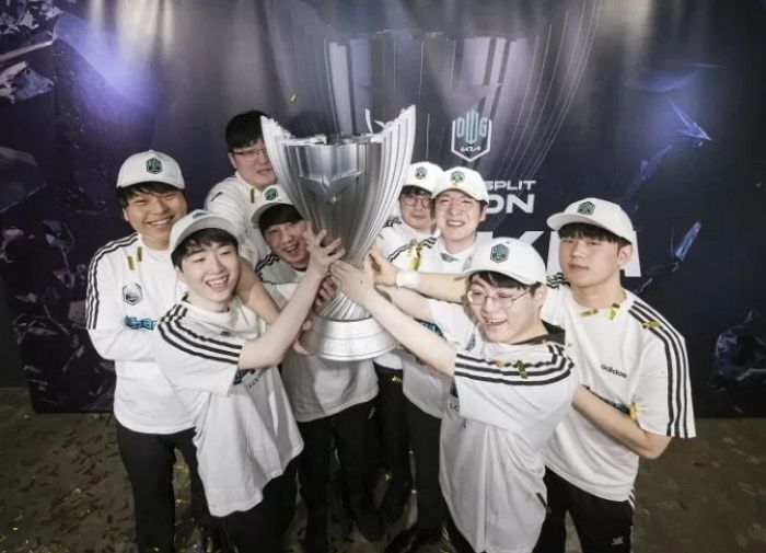 디펜딩 챔피언 ‘담원 기아’, 농심 완파하고 3연속 LCK 결승 진출