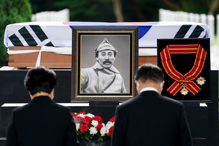 일본 떨게 한 ‘독립투쟁의 전설’ 홍범도 장군의 말년은 ‘극장 경비’였다