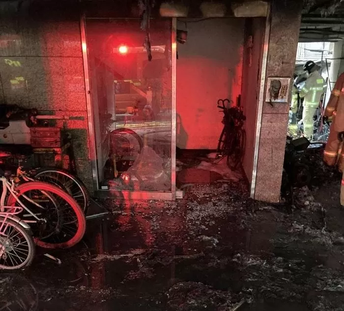 “회사 출근하자마자 멀쩡하던 집이 불에 탔다는 전화를 받았습니다”