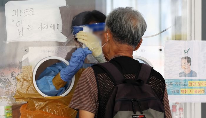 어제(26일) 코로나19 확진자 1천 841명 발생...52일째 네 자릿수