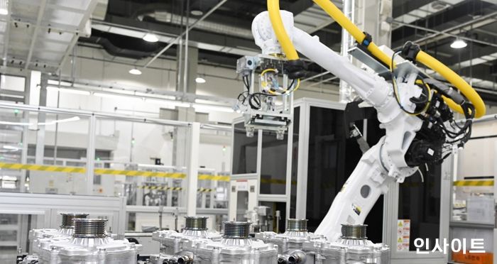 엘지마그나 이파워트레인, 인천사업장 생산라인에서 파워트레인 조립