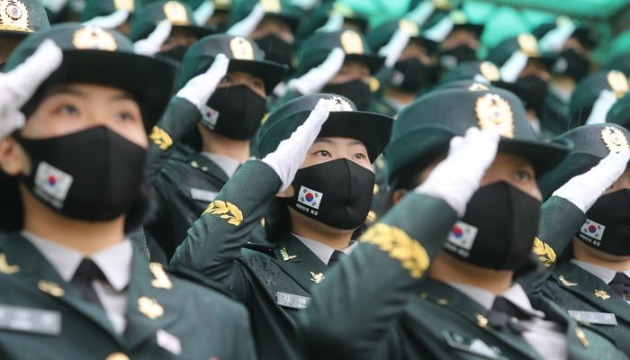 육군 신임 부사관 임관식, 총 487명 중 여군 402명 역대 최대