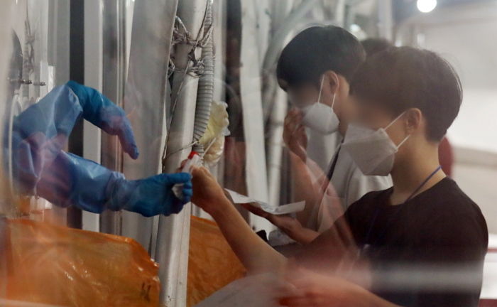 어제(28일), 코로나 확진자 1,619명 발생...54일째 네 자릿수