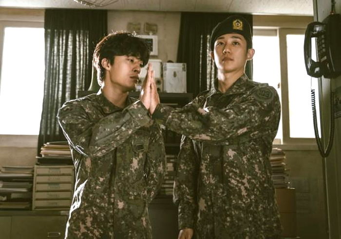 이대남들이 넷플릭스 ‘D.P.’ 공감된다니까 40대 아재가 ‘라떼 군생활’ 떠올리고 폭주하며 올린 글