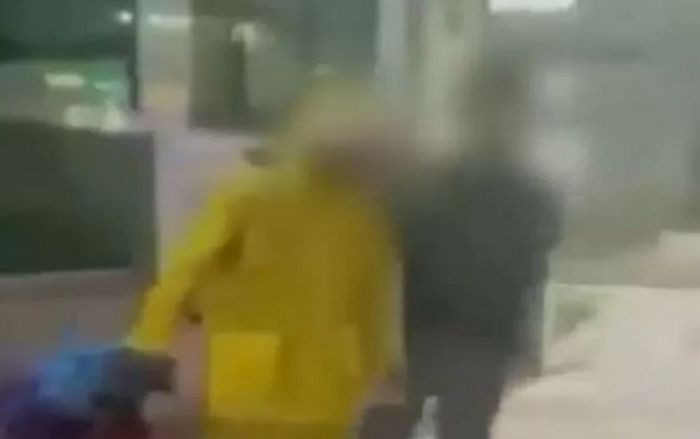 노인 머리 때리며 ‘담배셔틀’ 강요한 고교생 “학교 못 다닐 것 같다”