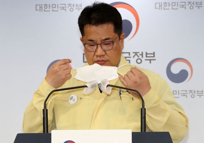 정부 “‘위드 코로나’ 용어 사용 자제...방역 긴장감 낮아져”