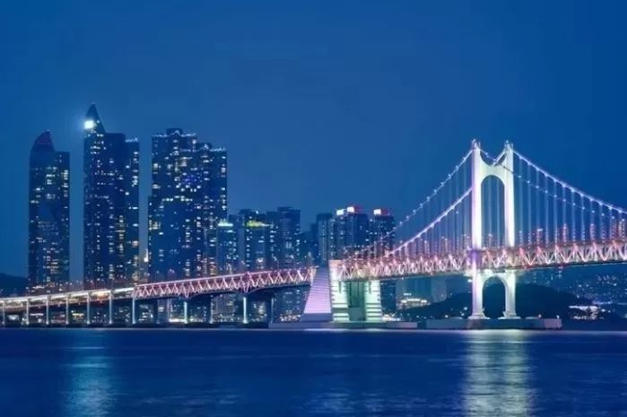 공장 없는 ‘부산’이 대한민국 ‘제2의 수도’를 유지할 수 있는 비결