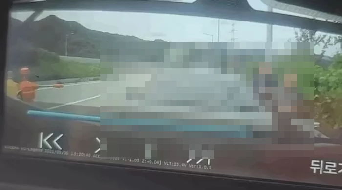 평택제천고속도로 갓길서 작업하다 25톤 트럭에 치여 사망한 렉카 기사