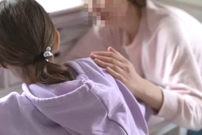 친오빠한테 성폭행 당해 고소한 19살 여동생, 엄마는 아들에게만 변호사를 붙여줬다