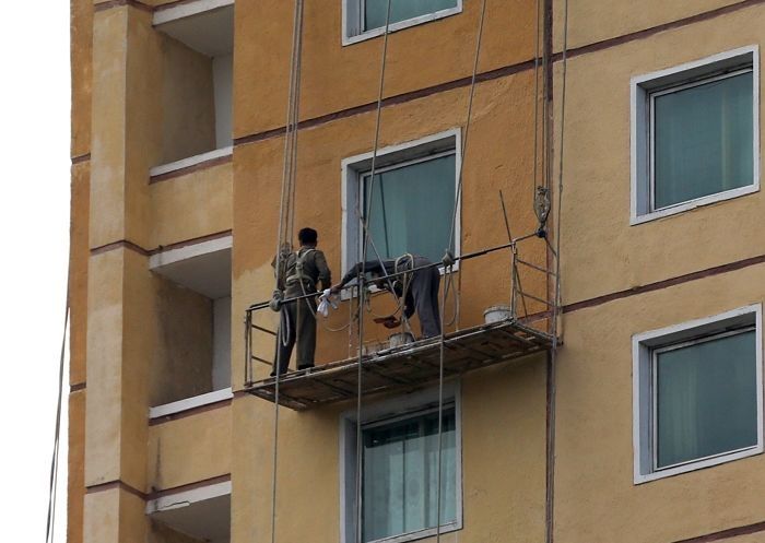 로프 끊어져 추락한 20대 사고에 ‘감성팔이 하지 말라’는 건설사 직원의 블라인드글