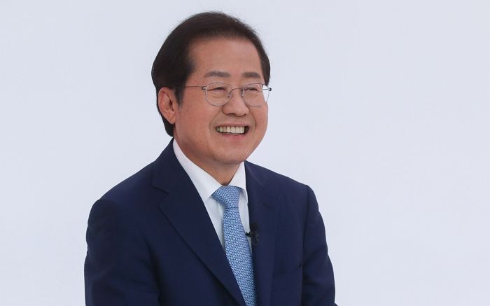 다리에 ‘철심’ 박혀있어 군면제인데도 해병대 간 홍준표 아들 군 생활 목격담