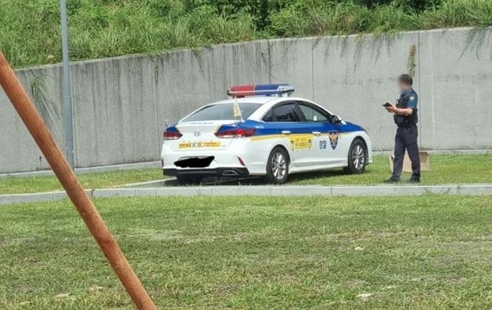 여경 ‘순찰차 주차 연습’ 논란...“세금 낭비” vs “교육도 업무”