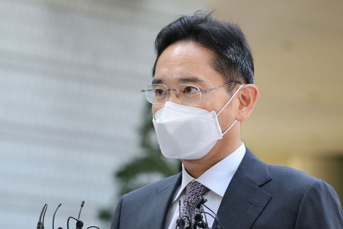 상속세만 12조원 내는 이재용 부회장 ‘28조원’ 탈세했다고 고발한 시민단체