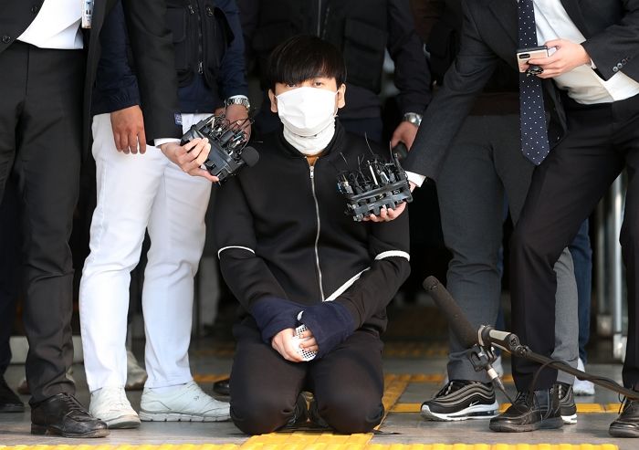 사형 구형되자 ‘세 모녀 살인’ 김태현 손 벌벌 떨며 “가슴 찢어질 듯 아프다”